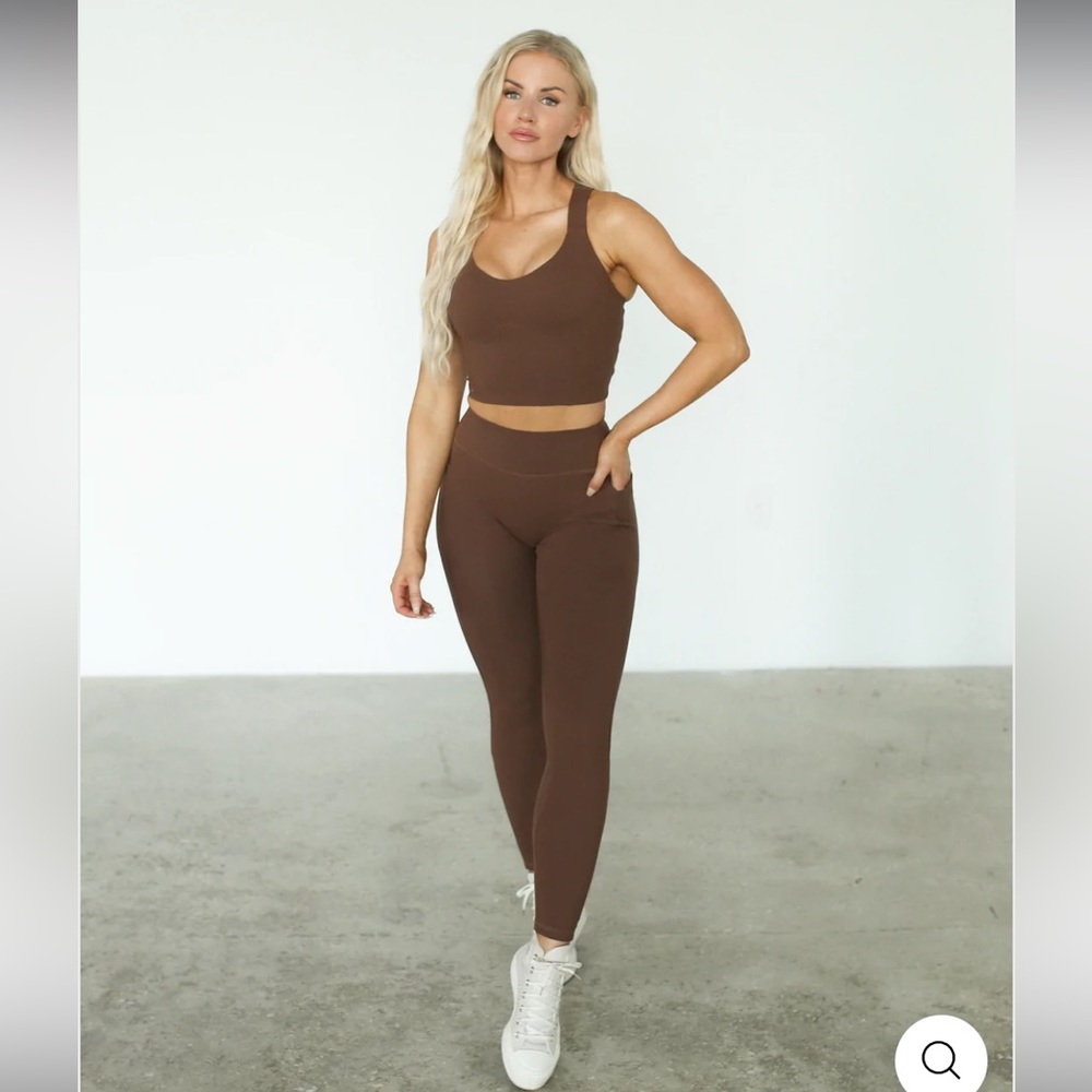 Stacci Athletics Lumi Bare Hourglass Top & Contour Leggings in Spicy Chai NWT